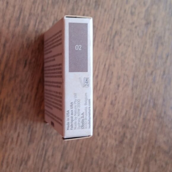 NUDE BY NATURE Natural Illusion Pressed Eyeshadow 02 STONE BNIP 3g/0.11oz. - Picture 4 of 6